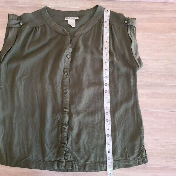 Rebecca Malone Green Blouse S – Rayon V-Neck, Button Tab Sleeves, Lightweight - Picture 7 of 7
